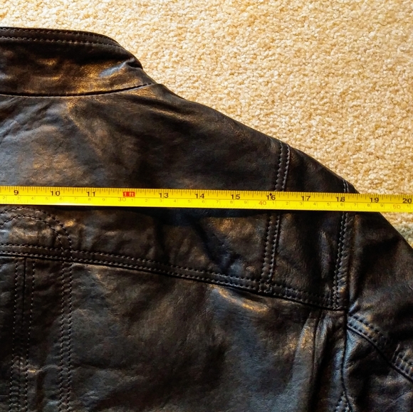 Danier Genuine Leather Jacket - Picture 9 of 9